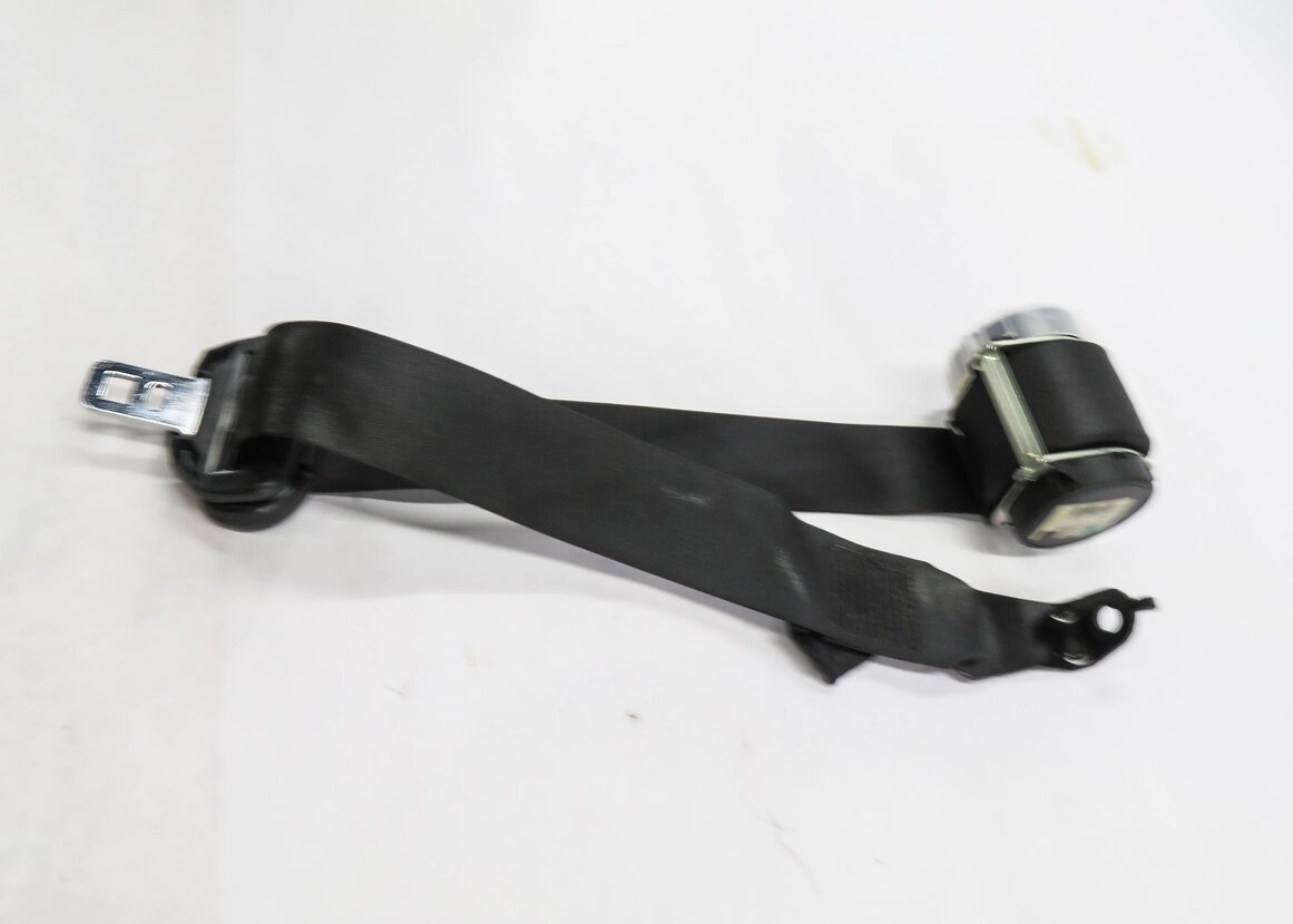 Thumbnail 4: 2006 RANGE ROVER SPORT (L320) REAR 2nd ROW SEAT - RIGHT SEATBELT RETRACTOR BLACK