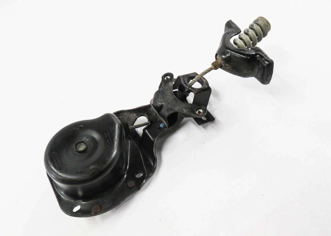 2006 RANGE ROVER SPORT (L320) EMERGENCY SPARE TIRE CARRIER WINCH HOLDER