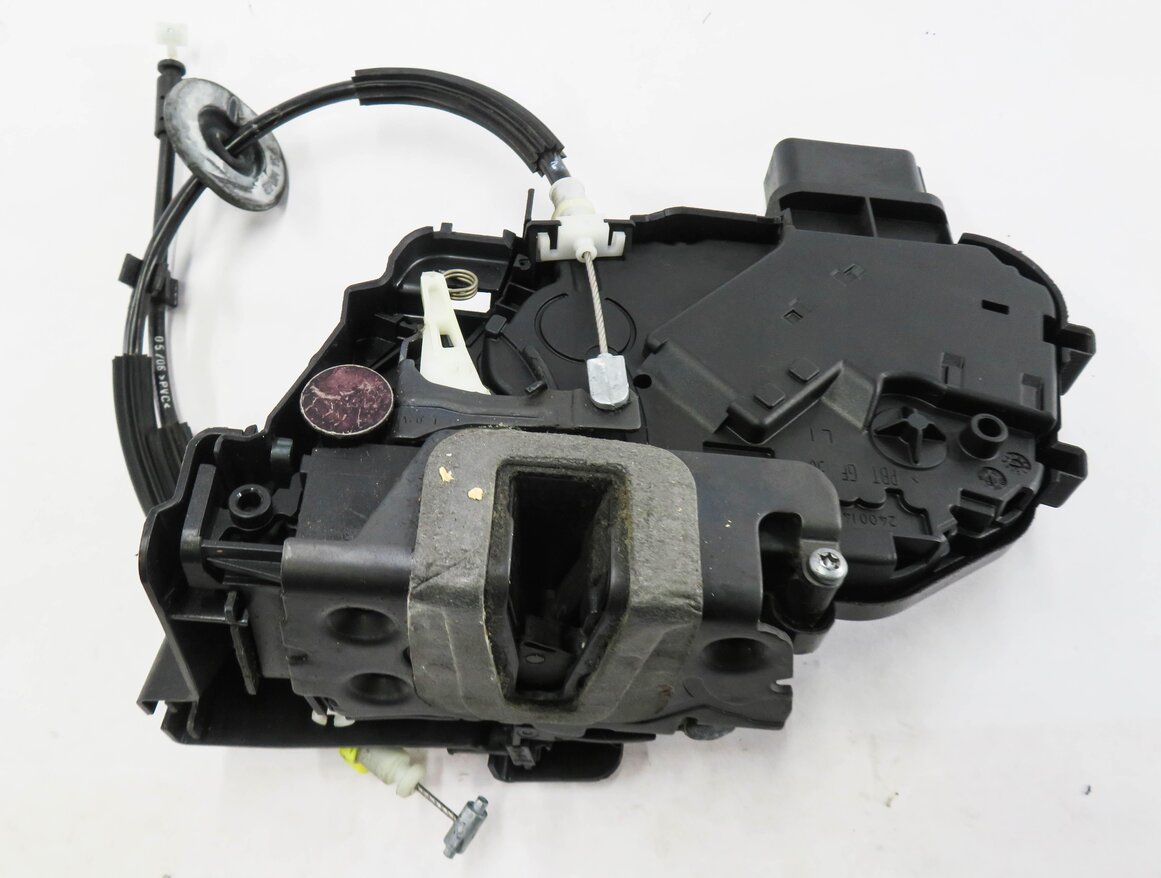 Thumbnail 6: 2005-2008 LAND ROVER LR3 - RANGE ROVER SPORT (L320) LEFT FRONT DRIVER DOOR LATCH