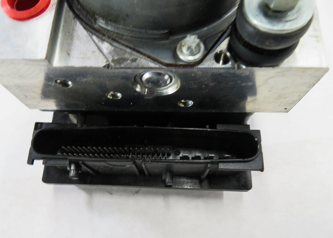 Thumbnail 8: 2005-2006 LR3 / RANGE ROVER SPORT (L320 L322) ABS ANTI LOCK BRAKE PUMP w/ MODULE