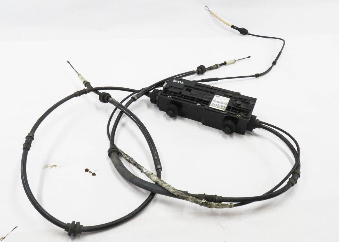 Thumbnail 1: 2006 RANGE ROVER SPORT (L320) PARKING BRAKE ACTUATOR MOTOR w/ CABLES