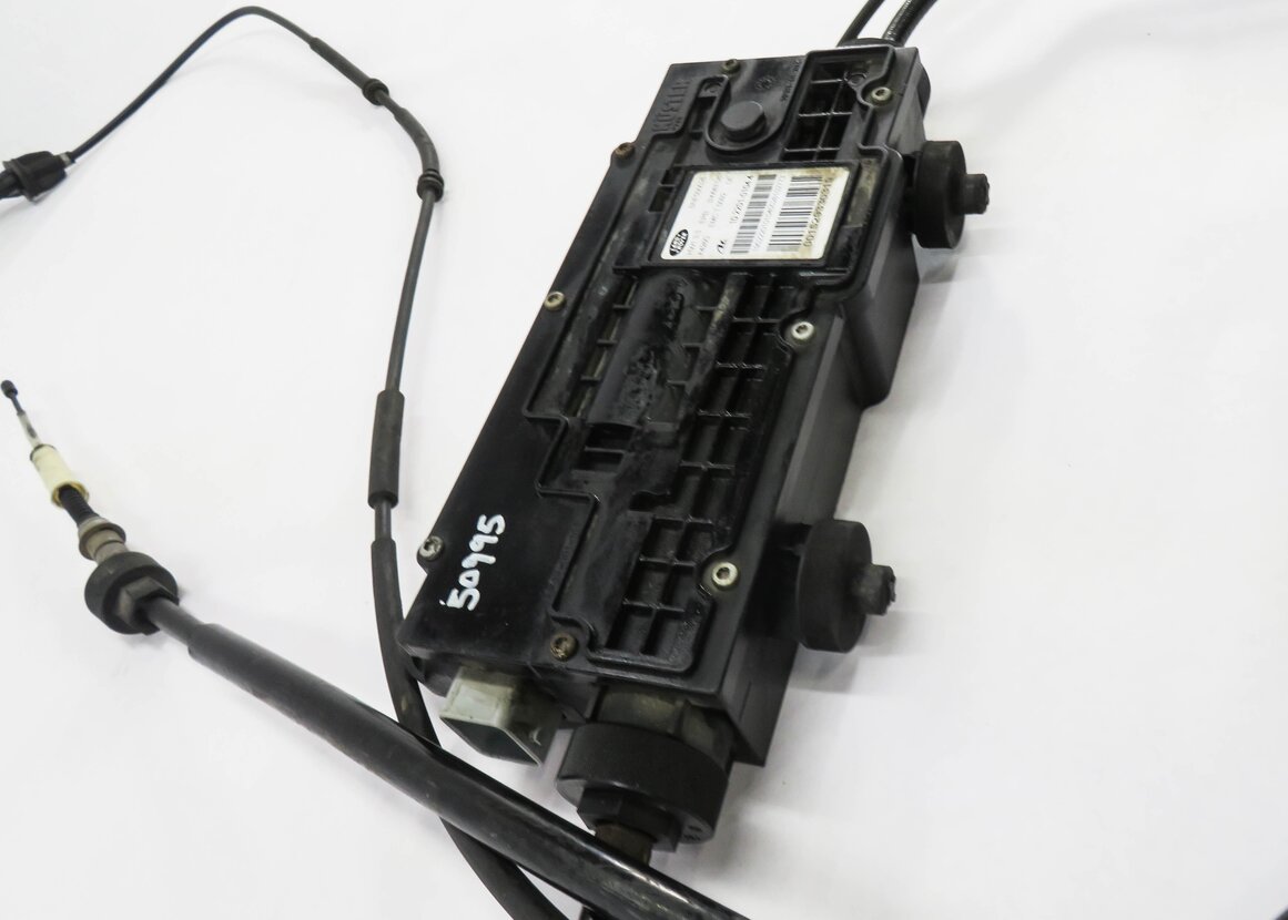 Thumbnail 5: 2006 RANGE ROVER SPORT (L320) PARKING BRAKE ACTUATOR MOTOR w/ CABLES