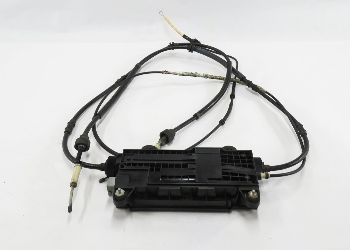 Thumbnail 6: 2006 RANGE ROVER SPORT (L320) PARKING BRAKE ACTUATOR MOTOR w/ CABLES