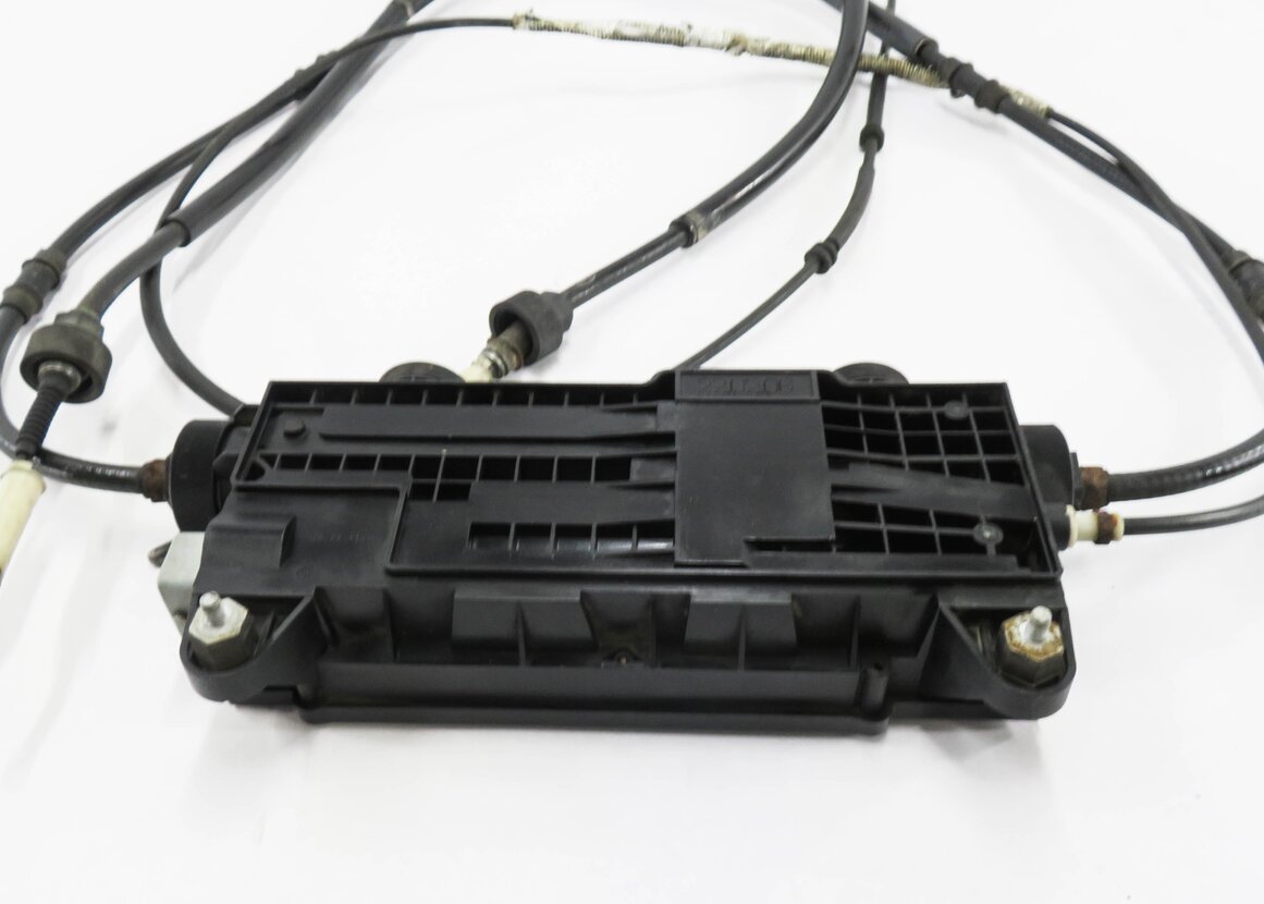 Thumbnail 7: 2006 RANGE ROVER SPORT (L320) PARKING BRAKE ACTUATOR MOTOR w/ CABLES