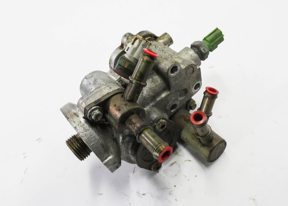 Thumbnail 1: 2006 RANGE ROVER SPORT (L320) 4.2L SUPERCHARGED ENGINE - OIL FILTER ADAPTER
