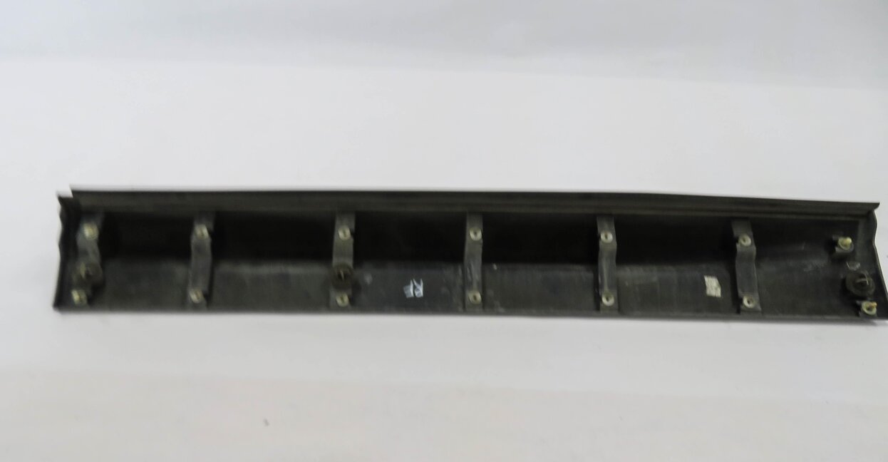 Thumbnail 5: 2006 RANGE ROVER SPORT (L320) RIGHT FRONT PASSENGER DOOR RUNNER TRIM (SILVER)
