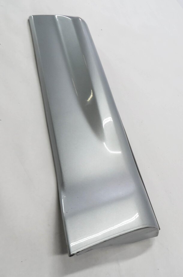 Thumbnail 3: 2006 RANGE ROVER SPORT (L320) RIGHT REAR DOOR RUNNER TRIM MOULDING (SILVER)