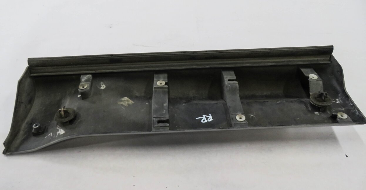 Thumbnail 6: 2006 RANGE ROVER SPORT (L320) RIGHT REAR DOOR RUNNER TRIM MOULDING (SILVER)