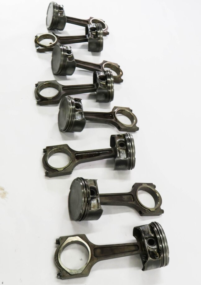 Thumbnail 3: 2005-2009 RANGE ROVER SPORT (L320 L322) - LR3 4.4L V8 ENGINE PISTON & ROD SET-8