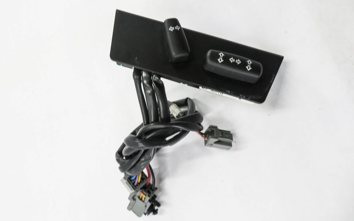 Thumbnail 4: 2008 RANGE ROVER SPORT (L320) RIGHT FRONT PASSENGER SEAT ADJUSTMENT SWITCH