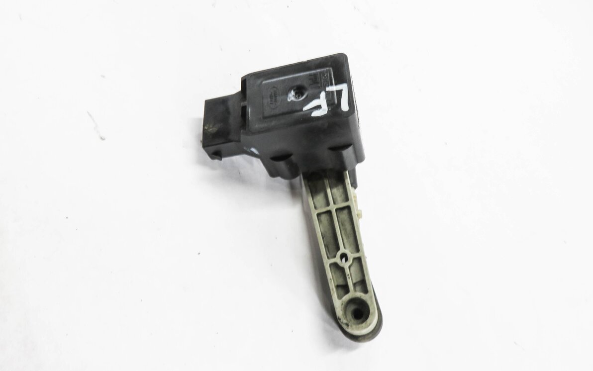 Thumbnail 4: 2008 RANGE ROVER SPORT (L320) LEFT FRONT SUSPENSION HEIGHT LEVEL SENSOR