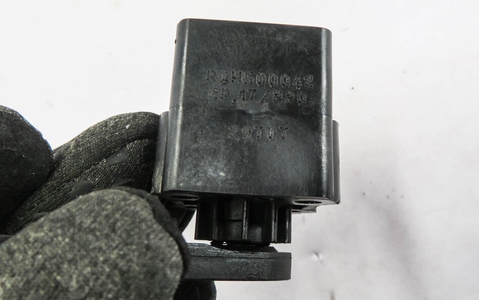 Thumbnail 6: 2008 RANGE ROVER SPORT (L320) RIGHT REAR SUSPENSION HEIGHT LEVEL SENSOR