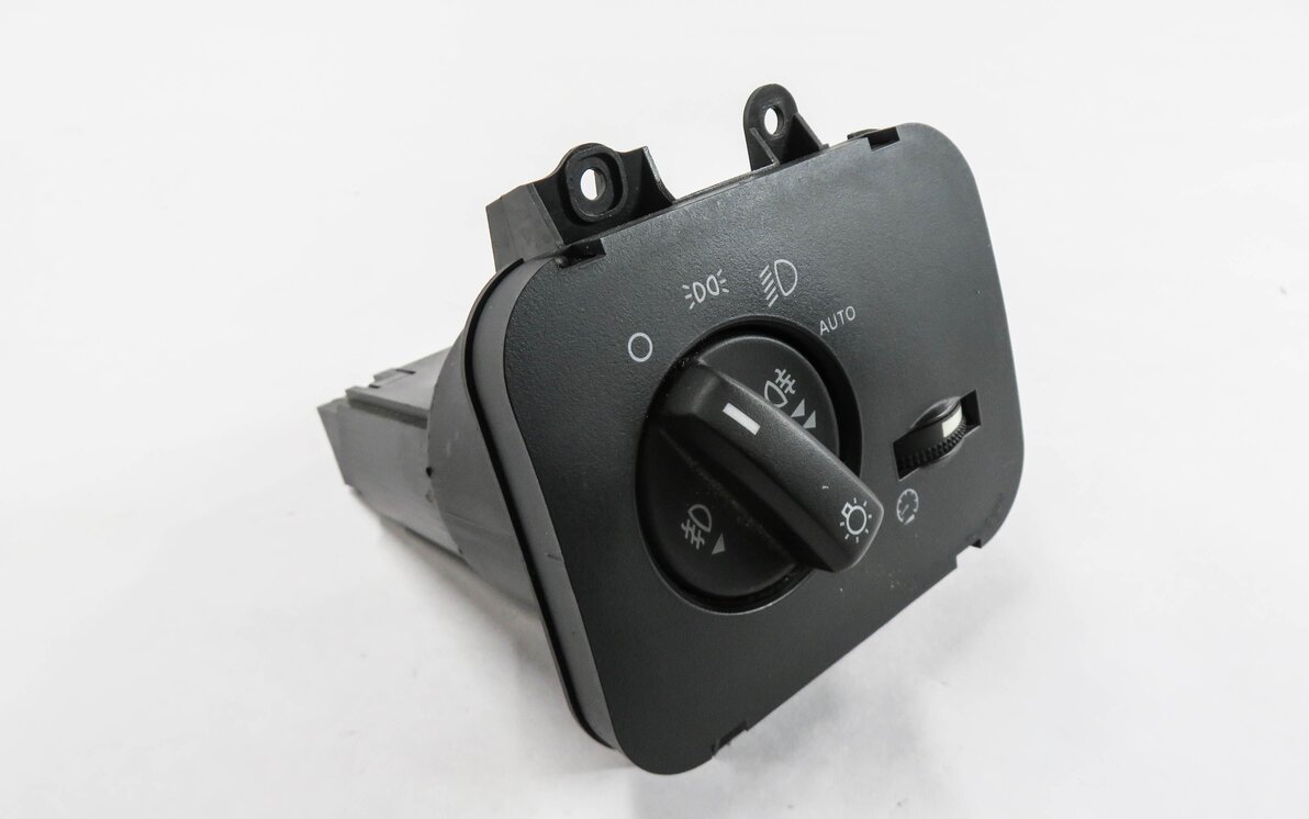 2005-2009 LAND ROVER LR3 / RANGE ROVER SPORT (L320) HEADLIGHT SWITCH