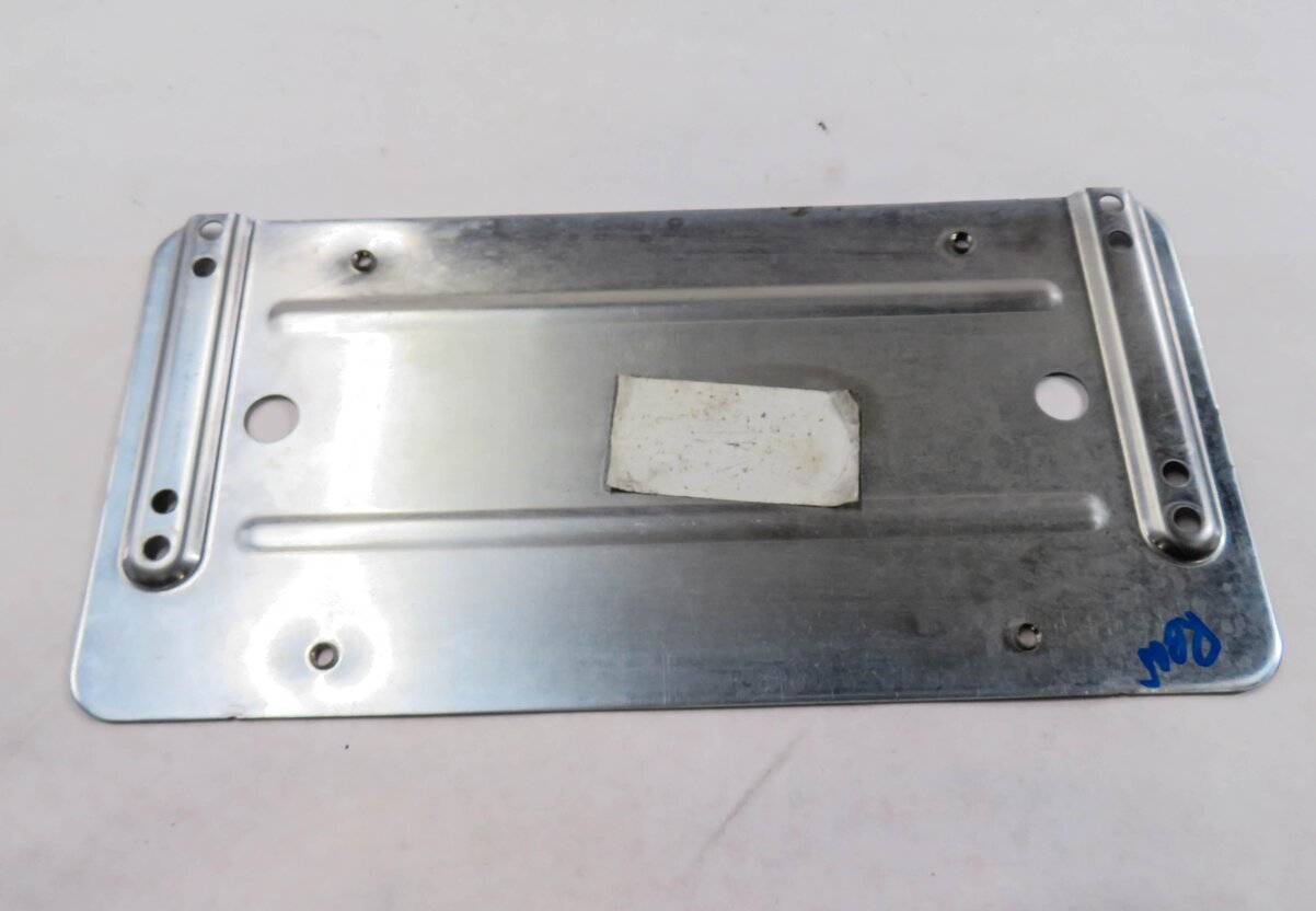 Thumbnail 3: 2012 MERCEDES E350 (W212) REAR LICENSE PLATE BASE MOUNT RETAINER BRACKET HOLDER
