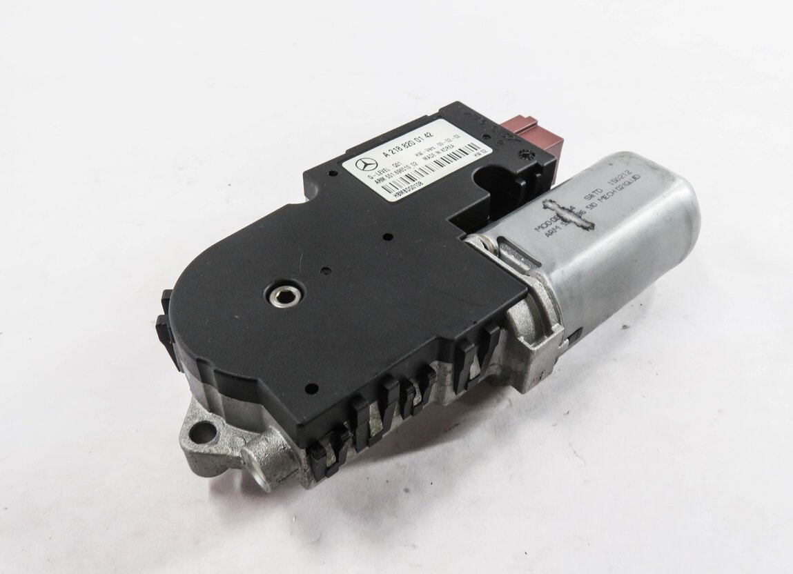 2008-2016 MERCEDES C250 C300 C350 E250 E350 E550 E63 (W204 W212) SUNROOF MOTOR