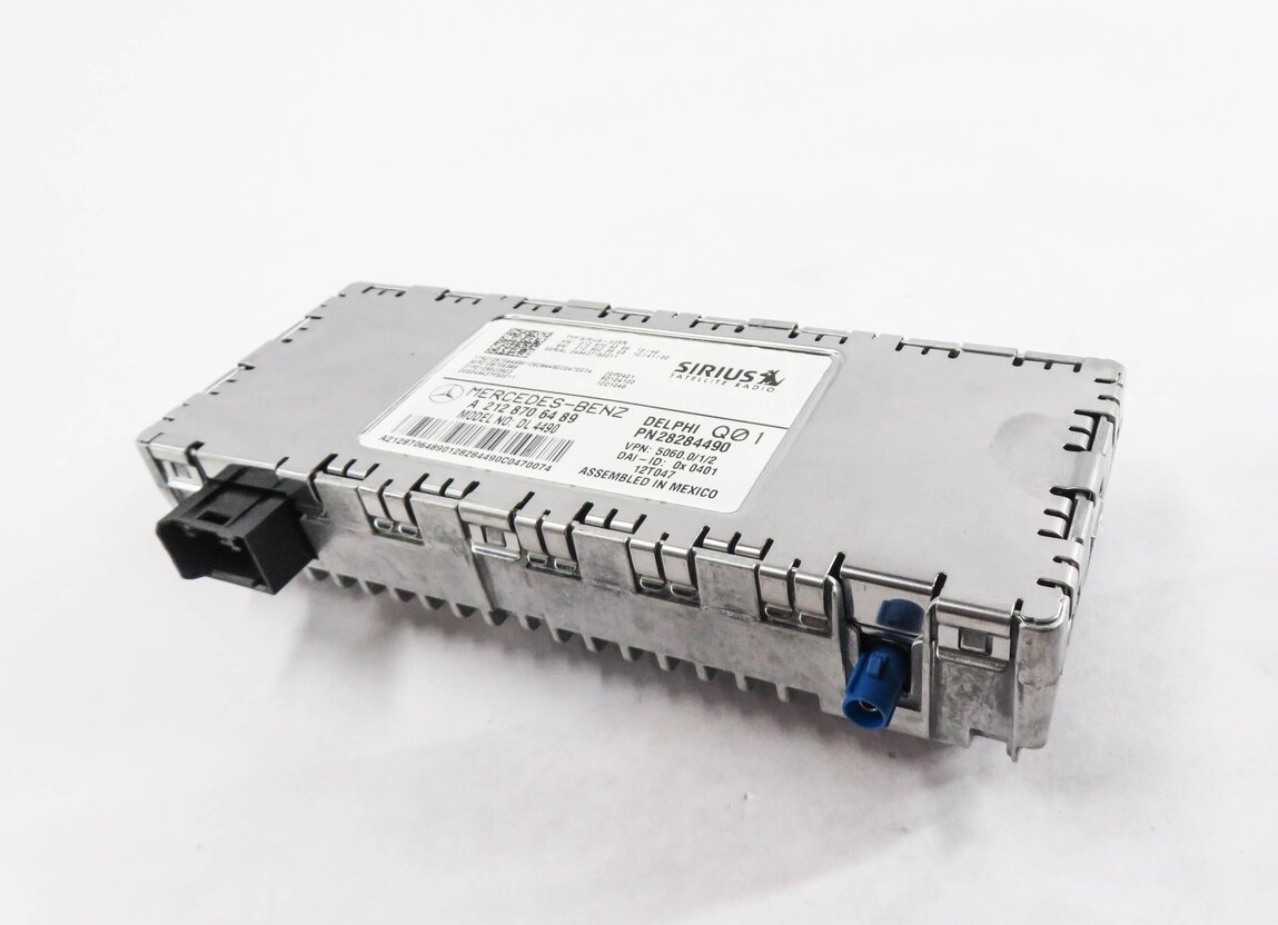 Thumbnail 2: 10-16 MERCEDES C250 C300 C350 E350 E550 GLK350 ML350 - SIRIUS SATELLITE RECEIVER