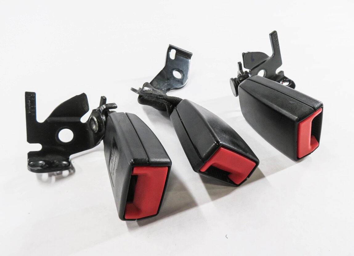 2012 MERCEDES E350 (W212) REAR SEAT SEATBELT BUCKLE RECEIVER SET-3