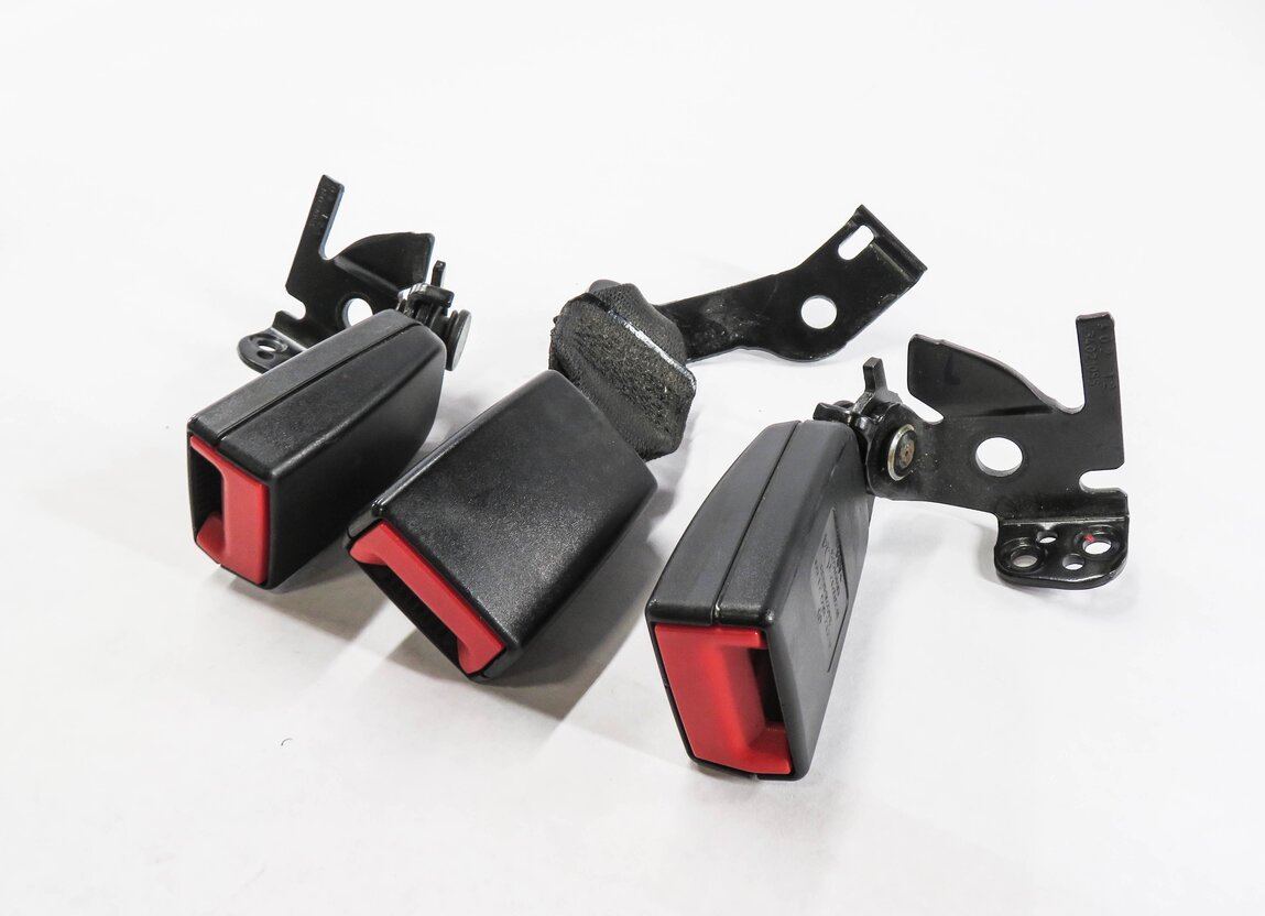 Thumbnail 3: 2012 MERCEDES E350 (W212) REAR SEAT SEATBELT BUCKLE RECEIVER SET-3