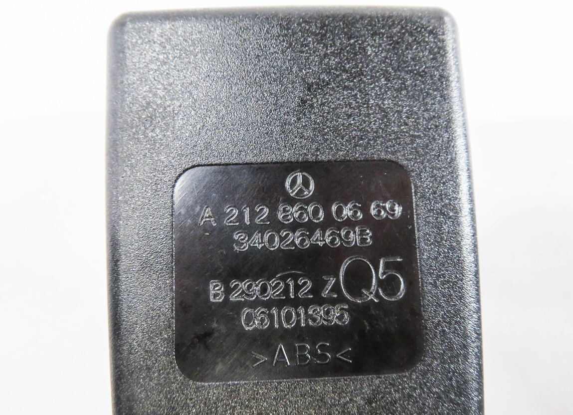Thumbnail 5: 2012 MERCEDES E350 (W212) REAR SEAT SEATBELT BUCKLE RECEIVER SET-3