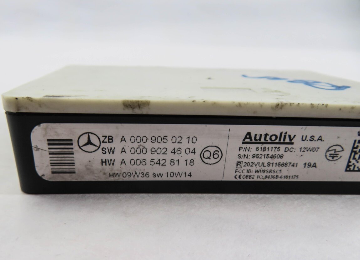 Thumbnail 5: 2012 MERCEDES E350 (W212) REAR BLIND SPOT RADAR SENSOR MODULE