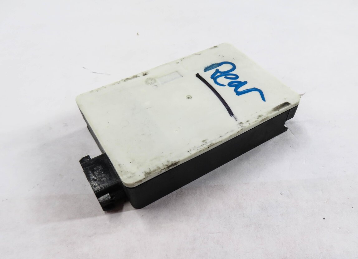 Thumbnail 2: 2012 MERCEDES E350 (W212) REAR BLIND SPOT RADAR SENSOR MODULE