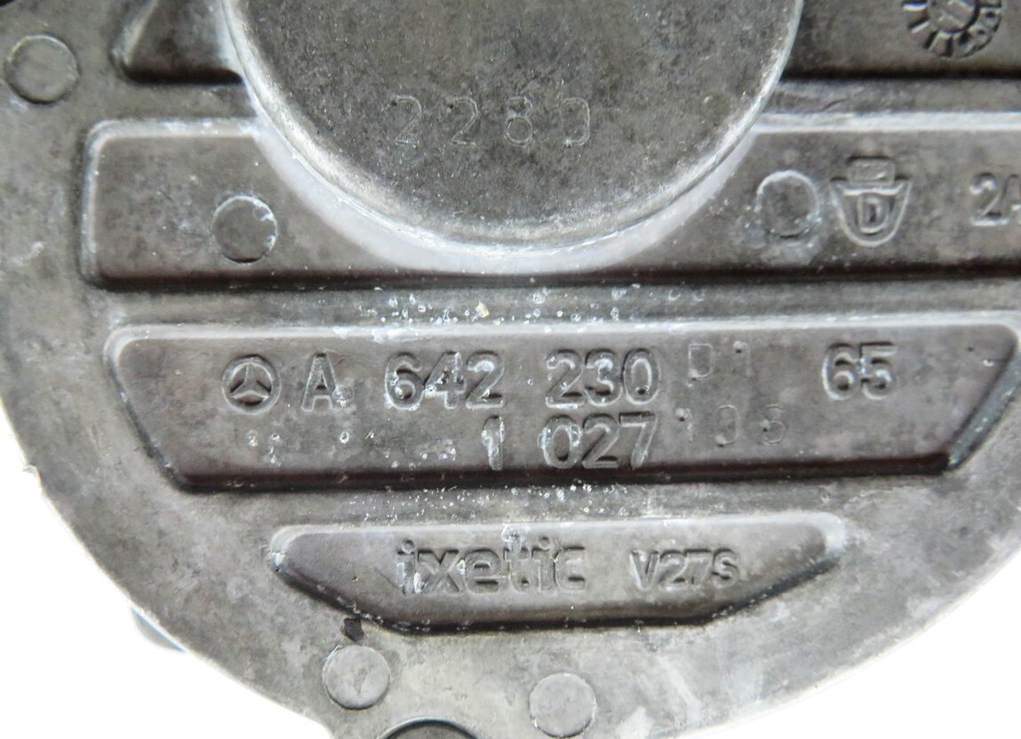 Thumbnail 4: 08-13 MERCEDES E320 E350 GL320 GL350 ML320 ML350 R350 - 3.0L DIESEL VACUUM PUMP