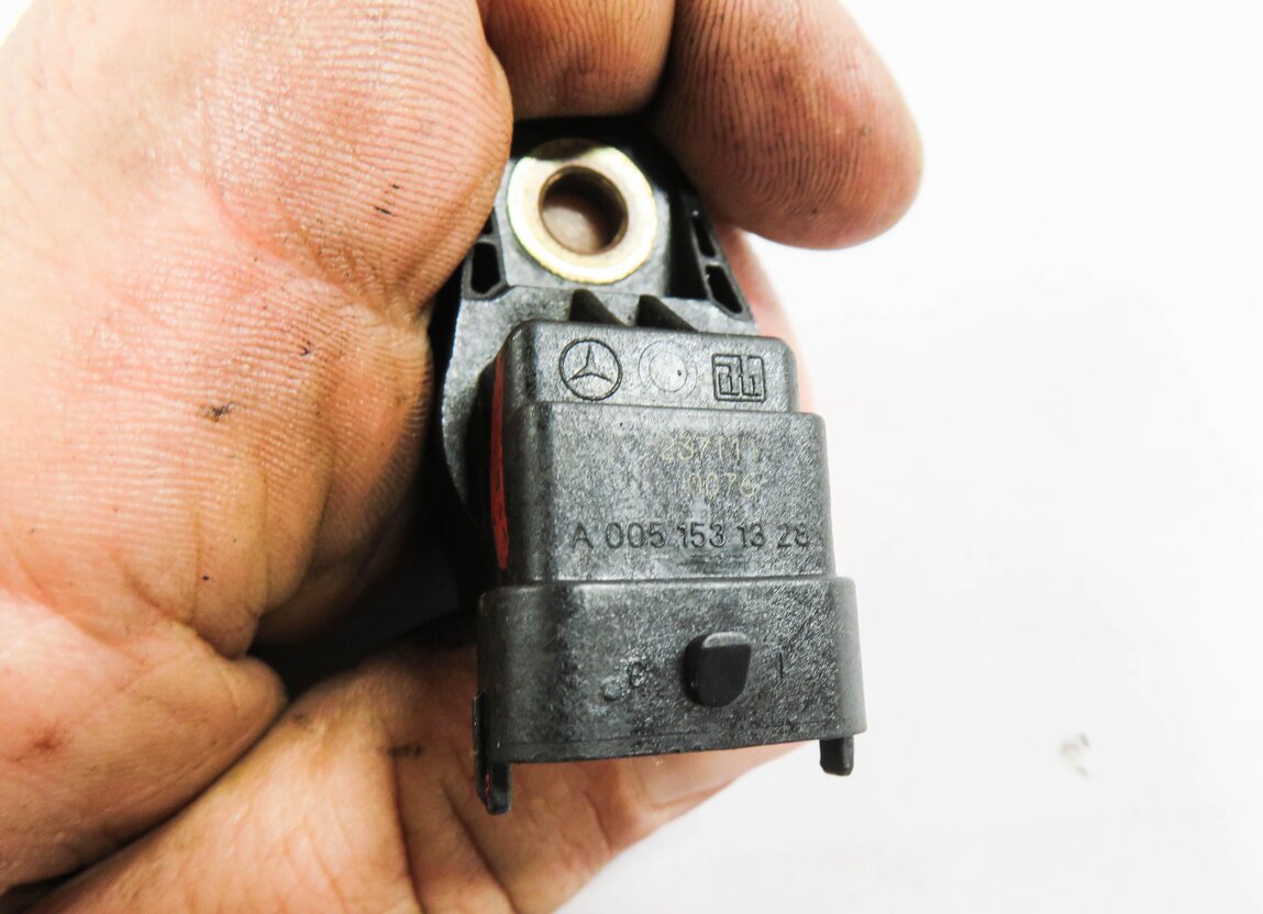 Thumbnail 5: 2012 MERCEDES E350 (W212) 3.0L OM642 DIESEL ENGINE - CAM POSITION SENSOR
