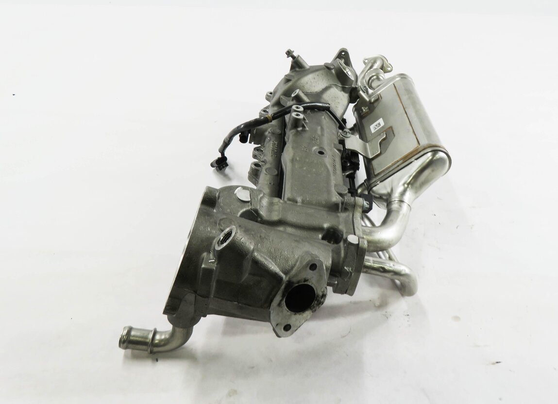 Thumbnail 2: 2011-2013 MERCEDES E350 (W212) 3.0L OM642 DIESEL - LEFT ENGINE INTAKE MANIFOLD