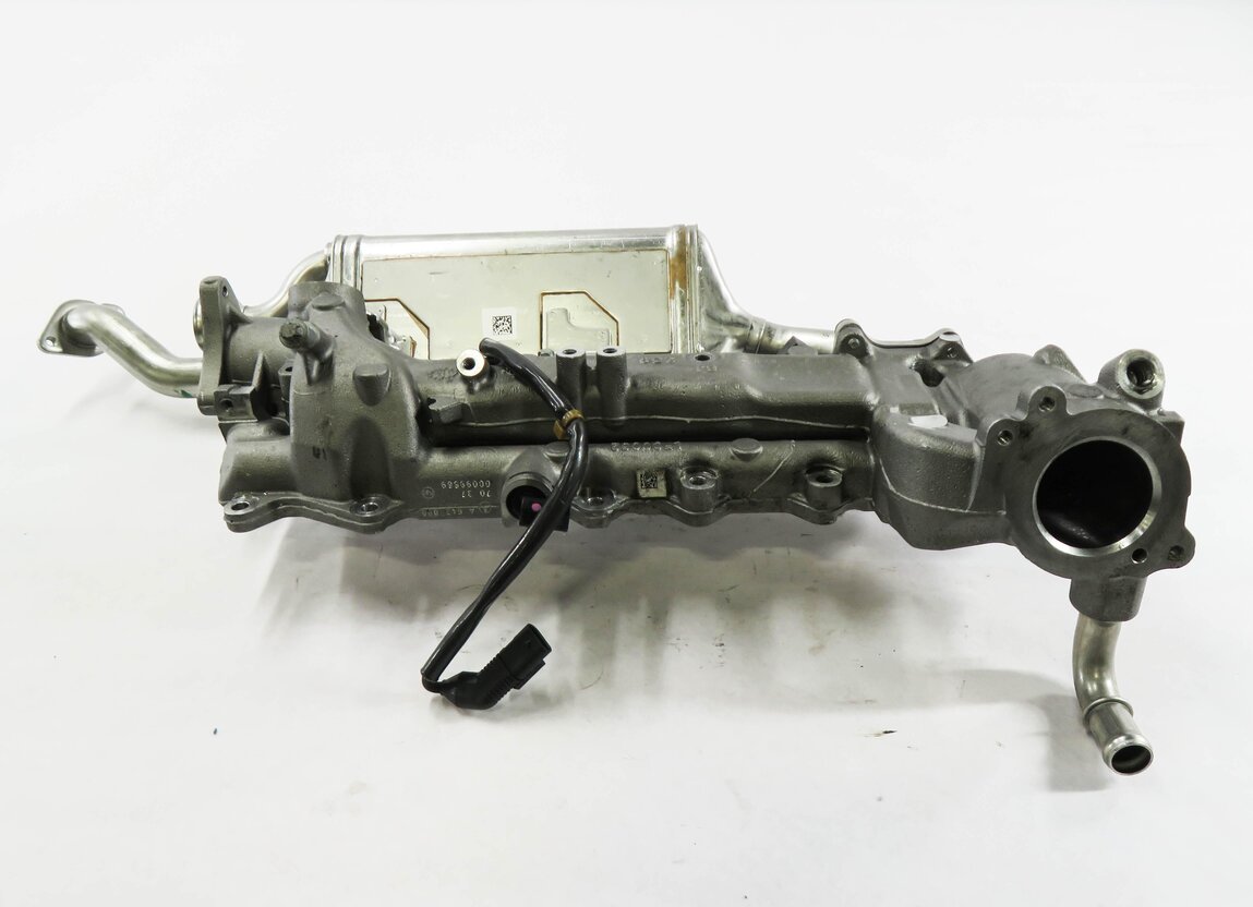 Thumbnail 3: 2011-2013 MERCEDES E350 (W212) 3.0L OM642 DIESEL - LEFT ENGINE INTAKE MANIFOLD