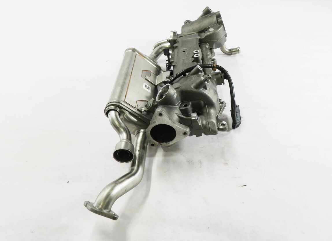 Thumbnail 4: 2011-2013 MERCEDES E350 (W212) 3.0L OM642 DIESEL - LEFT ENGINE INTAKE MANIFOLD