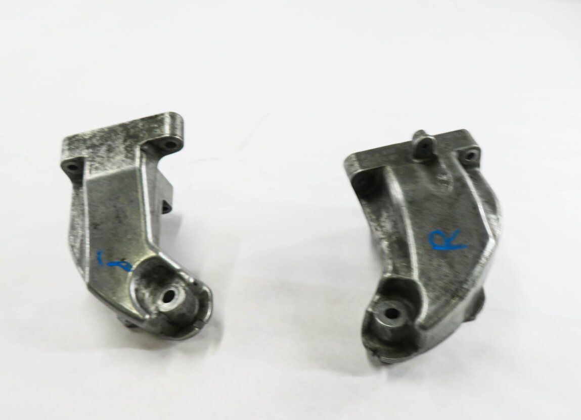 Thumbnail 2: 2012 MERCEDES E350 (W212) 3.0L OM642 DIESEL ENGINE - MOTOR MOUNT BRACKET SET