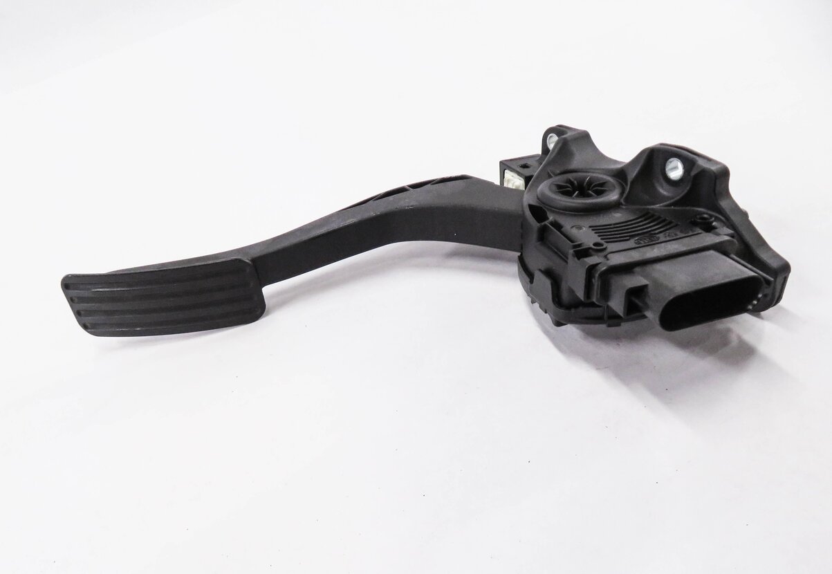 Thumbnail 2: 2010 RANGE ROVER SPORT (L320) GAS PEDAL