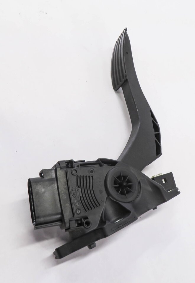 Thumbnail 3: 2010 RANGE ROVER SPORT (L320) GAS PEDAL