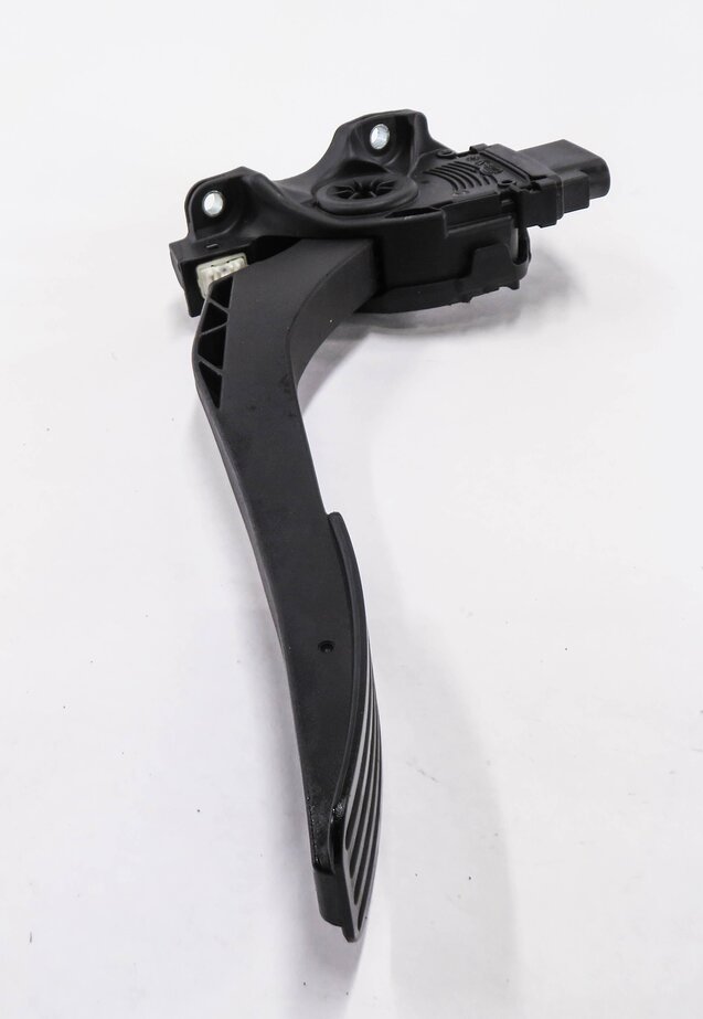 Thumbnail 4: 2010 RANGE ROVER SPORT (L320) GAS PEDAL