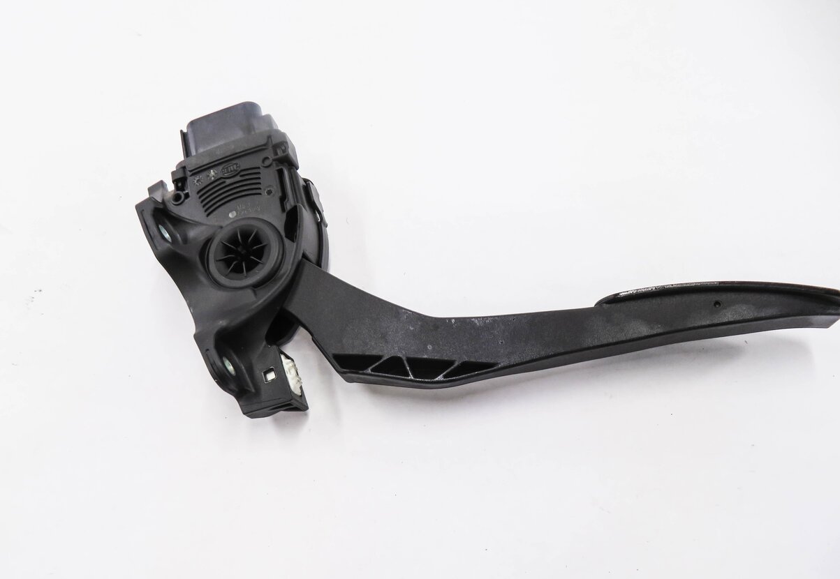 Thumbnail 5: 2010 RANGE ROVER SPORT (L320) GAS PEDAL