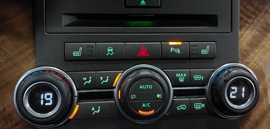 Thumbnail 2: 10-16 LR4 / RANGE ROVER SPORT (L320) FRONT HEATER A/C TEMPERATURE CONTROL PANEL