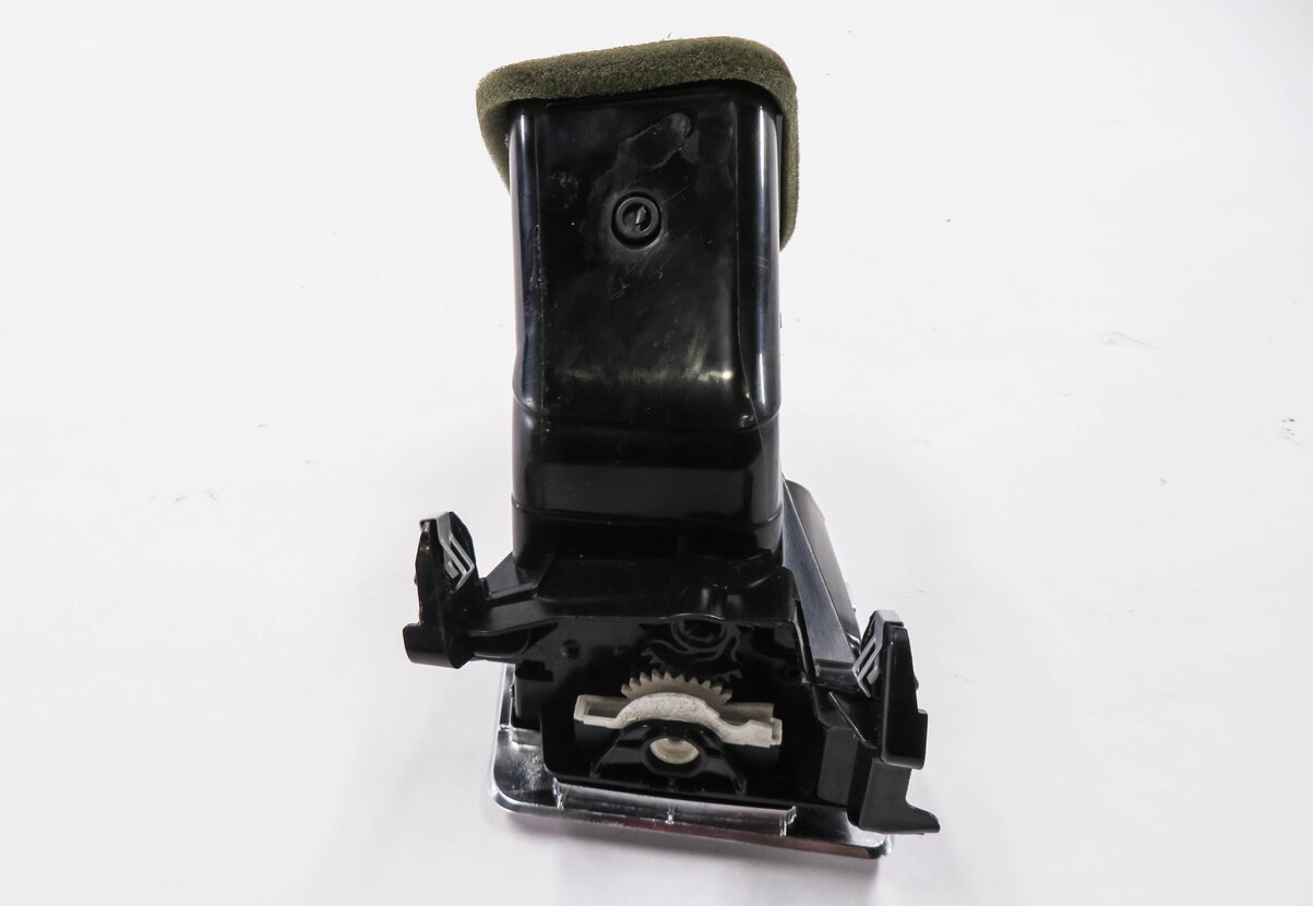 Thumbnail 6: 2010 RANGE ROVER SPORT (L320) RIGHT FRONT * OUTER DASH * HEATER A/C AIR VENT