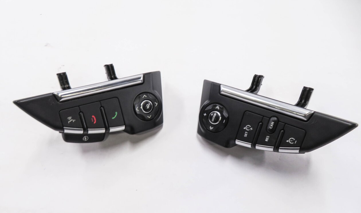 Thumbnail 4: 2010 RANGE ROVER SPORT (L320) LEFT & RIGHT STEERING WHEEL SWITCH BUTTON SET
