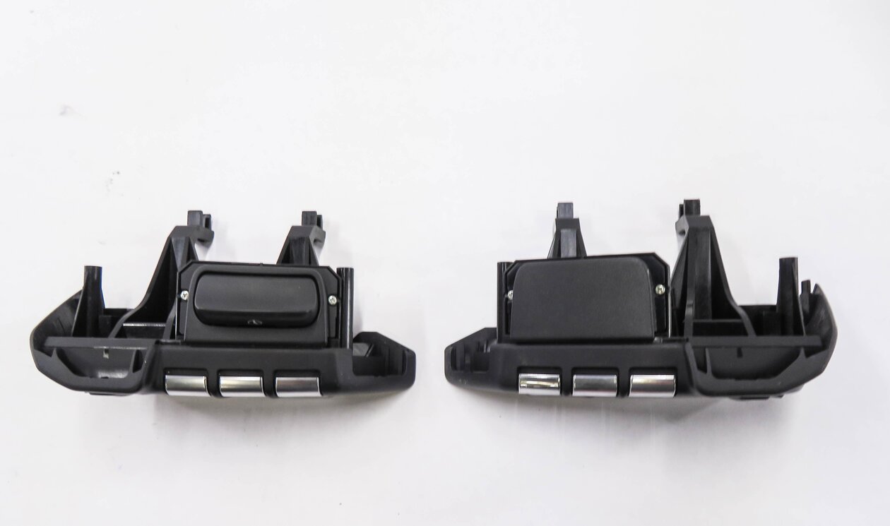 Thumbnail 8: 2010 RANGE ROVER SPORT (L320) LEFT & RIGHT STEERING WHEEL SWITCH BUTTON SET