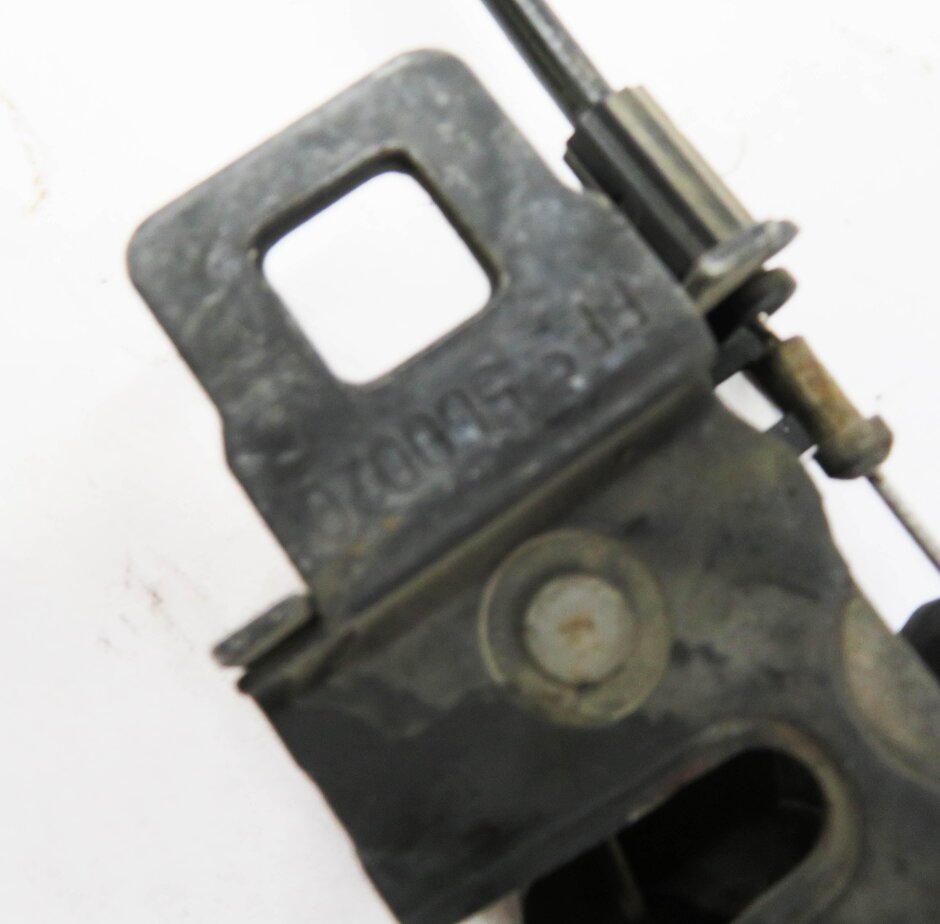 Thumbnail 7: 2010 RANGE ROVER SPORT (L320) FRONT LEFT & RIGHT LOWER HOOD LOCK LATCH SET-2