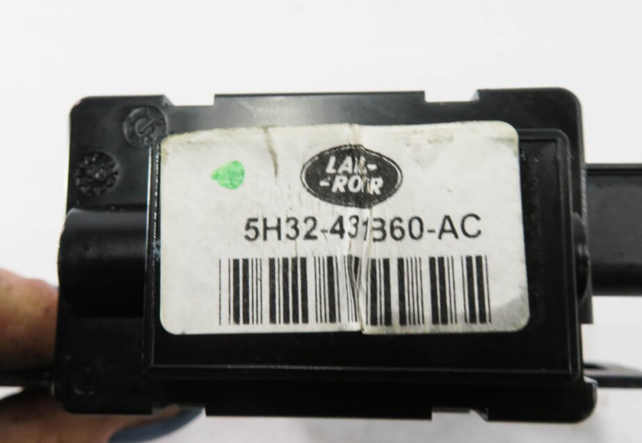 Thumbnail 7: 2010 RANGE ROVER SPORT (L320) REAR TRUNK UPPER GLASS LOCK LATCH ACTUATOR