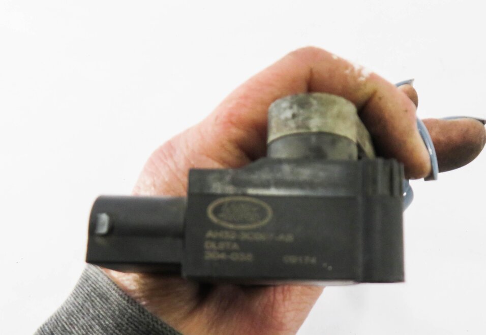 Thumbnail 6: 2010 RANGE ROVER SPORT (L320) LEFT FRONT DRIVER SUSPENSION HEIGHT LEVEL SENSOR