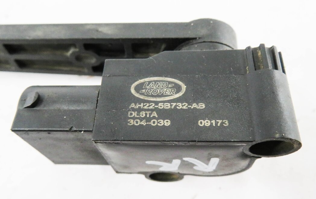 Thumbnail 7: 2010 RANGE ROVER SPORT (L320) RIGHT REAR SUSPENSION HEIGHT LEVEL SENSOR