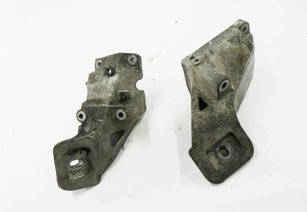Thumbnail 2: 2010 RANGE ROVER SPORT (L320) 5.0L AJ133 V8 ENGINE - MOTOR MOUNT BRACKET SET-2
