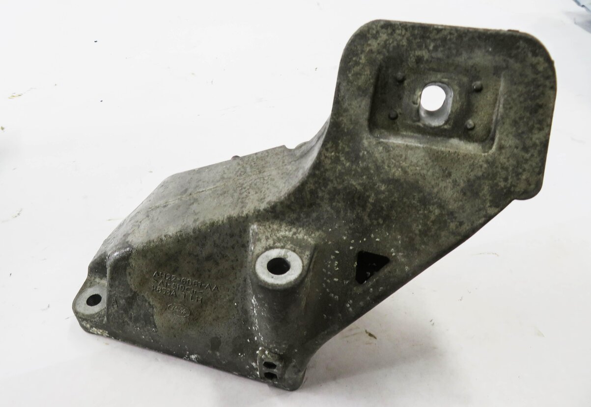 Thumbnail 6: 2010 RANGE ROVER SPORT (L320) 5.0L AJ133 V8 ENGINE - MOTOR MOUNT BRACKET SET-2