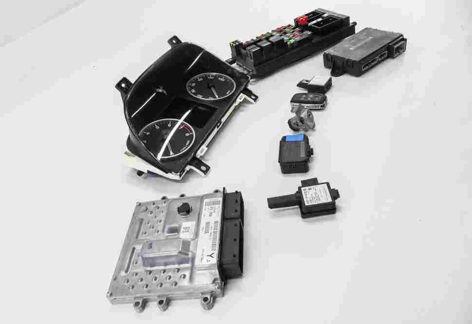 Thumbnail 10: 2010 RANGE ROVER SPORT (L320) 5.0L V8 ENGINE ECM BCM IMMOBILIZER MODULE KEY SET