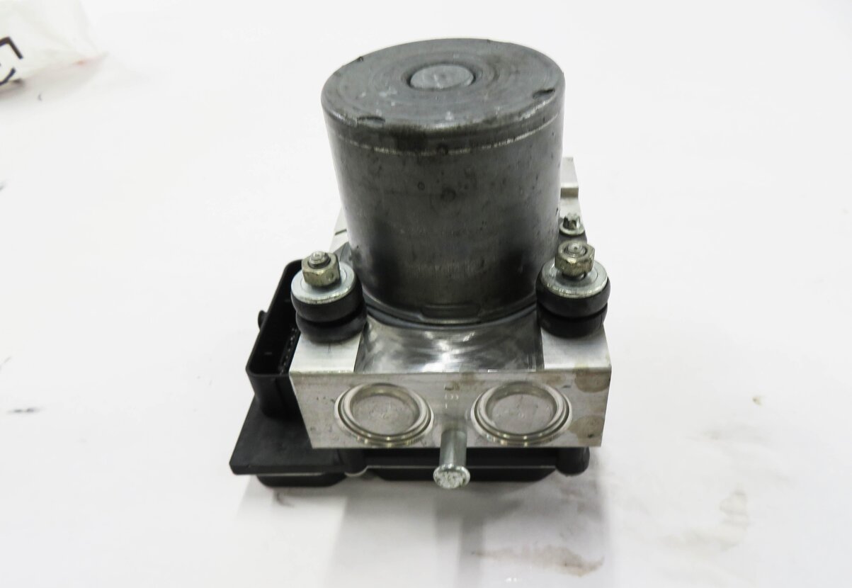 Thumbnail 5: 2010-2012 LAND ROVER LR4 RANGE ROVER SPORT (L320 L322) ABS BRAKE PUMP w/ MODULE