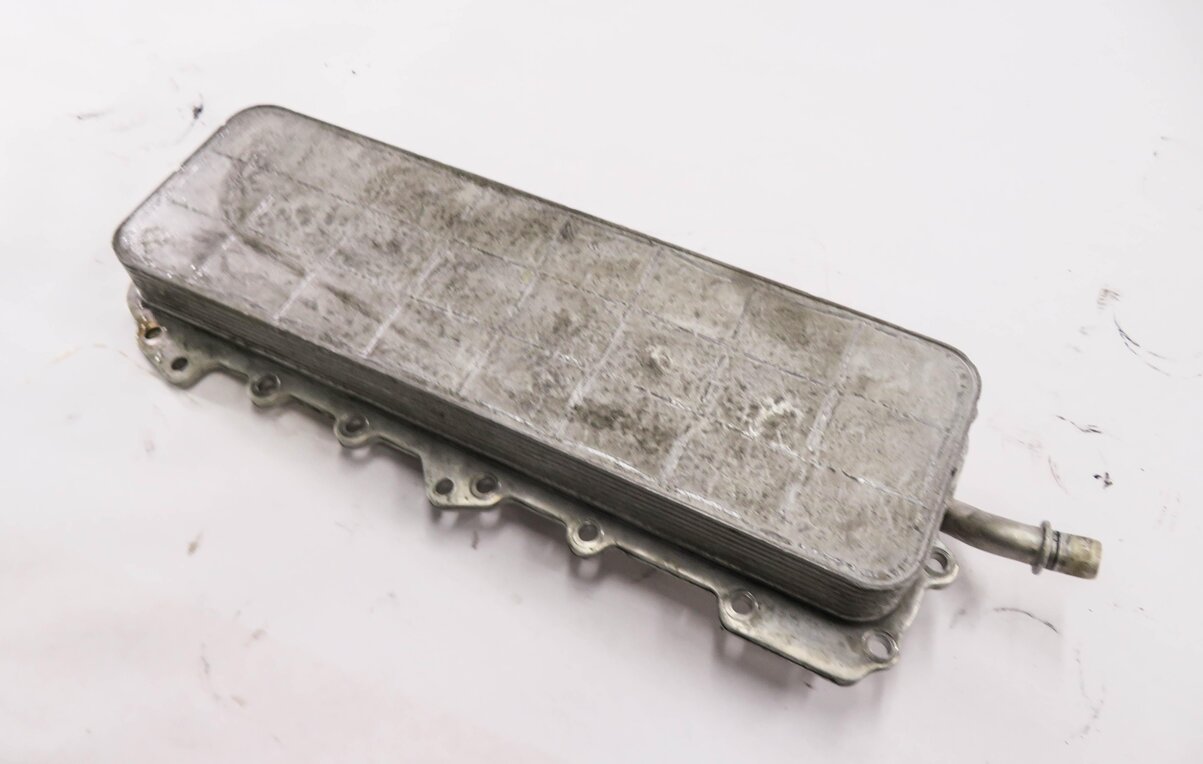 10-18 DISCOVERY LR4 - RANGE ROVER SPORT (L320 L322 L405 L494) ENGINE OIL COOLER