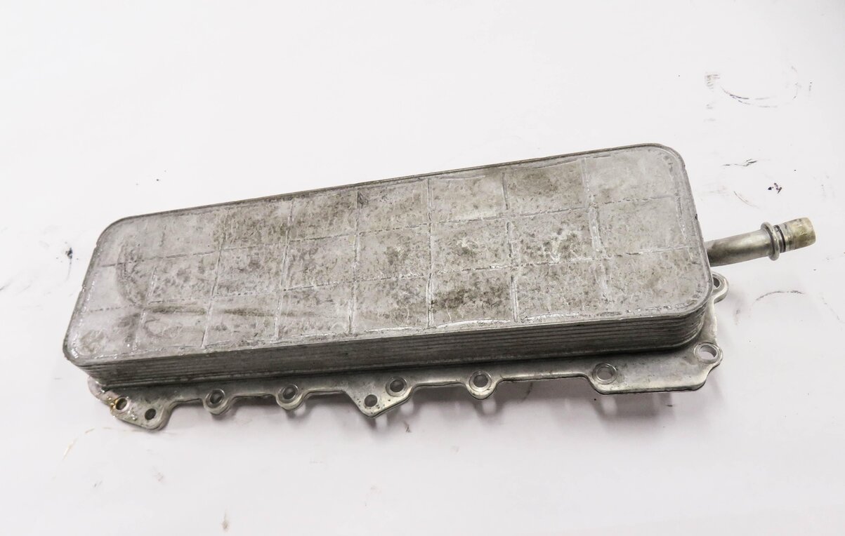 Thumbnail 2: 10-18 DISCOVERY LR4 - RANGE ROVER SPORT (L320 L322 L405 L494) ENGINE OIL COOLER