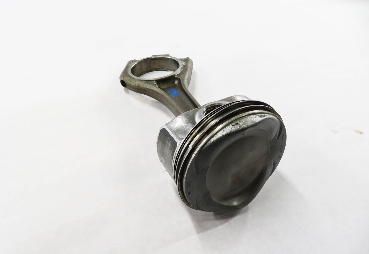 2010 RANGE ROVER SPORT (L320) 5.0L AJ133 V8 ENGINE - PISTON w/ CONNECTING ROD